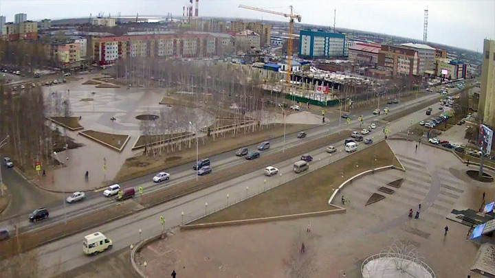 Онлайн веб-камера на площади Нефтяников: Площадь Нефтяников